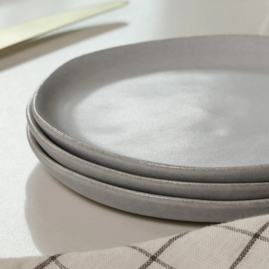 Dinner Plates - Image 22